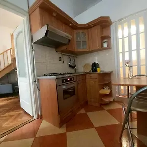 https://ferjoes-home-apartman.inbudapesthotels.com